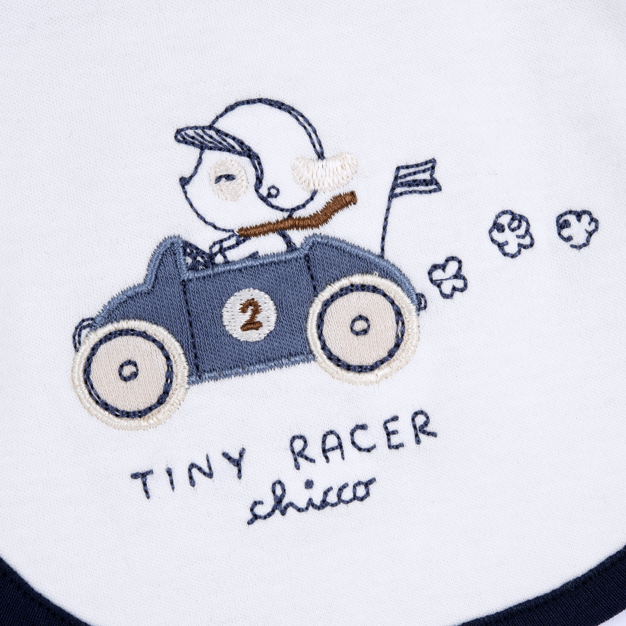 Chicco Βρεφική Σαλιάρα Αγοριού “Tiny Racer” Λευκό-Μπλε (Oeko-Tex) - Image 3